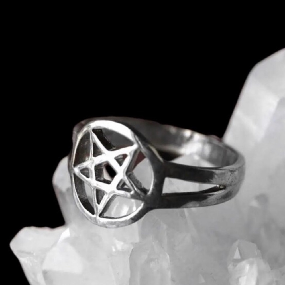 NWOT Pentagram Ring Solid Sterling Silver 925 Size 6